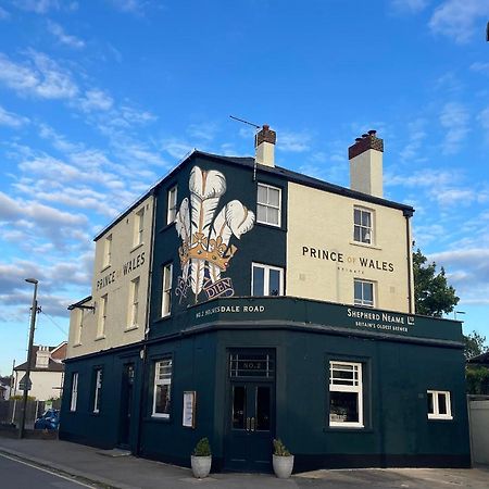 The Prince Of Wales Reigate Kültér fotó